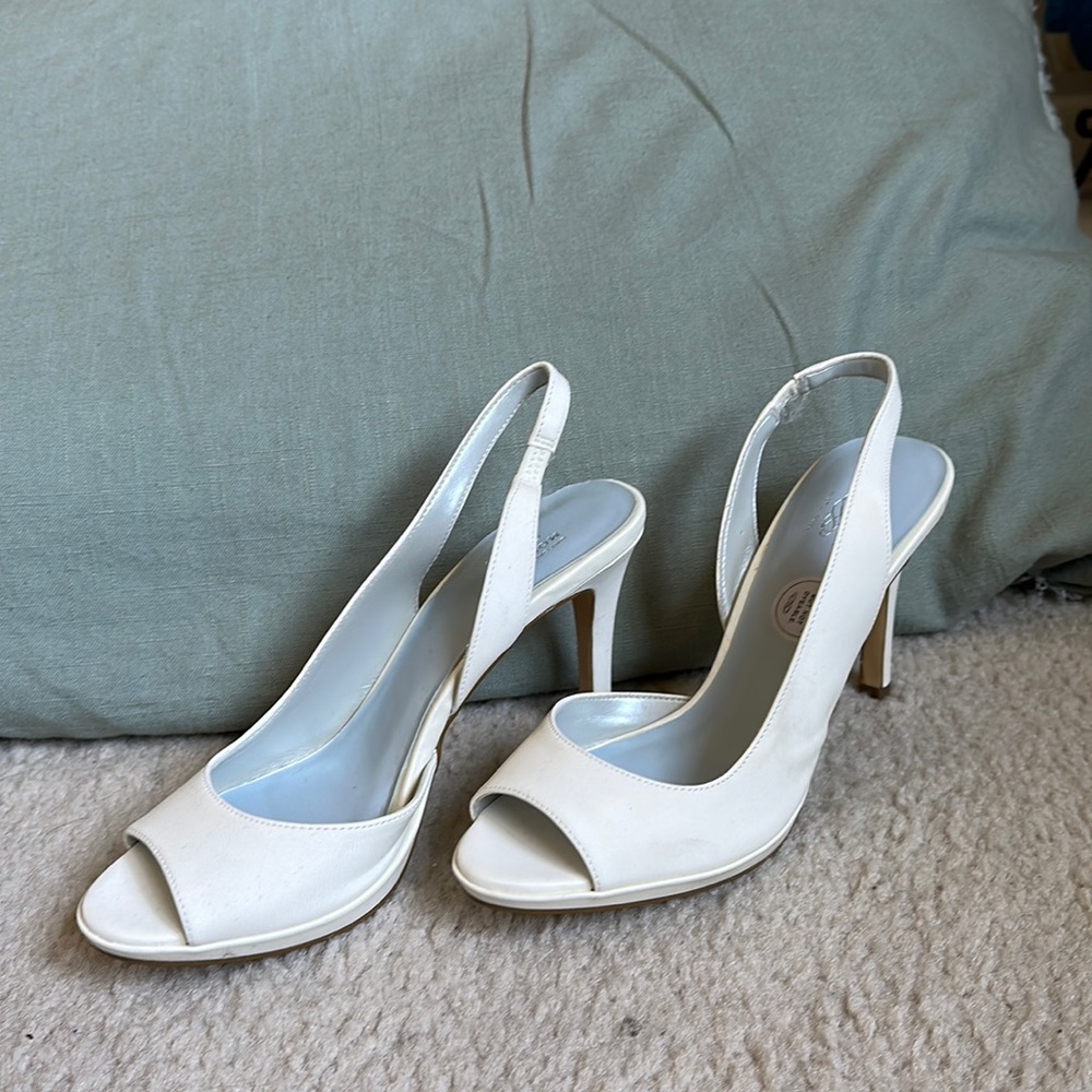 Unforgettable moments by Lela Rose high heels. Model Blanco Gloria. Size USA 7.5